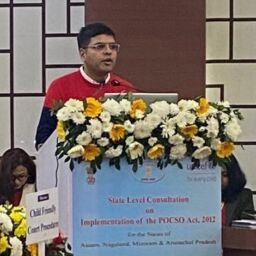 Mr. Vipul Yash, Child Care Services, Protsahan India Foundation, conducting the session on child-friendly procedures during the prosecution of POCSO survivors